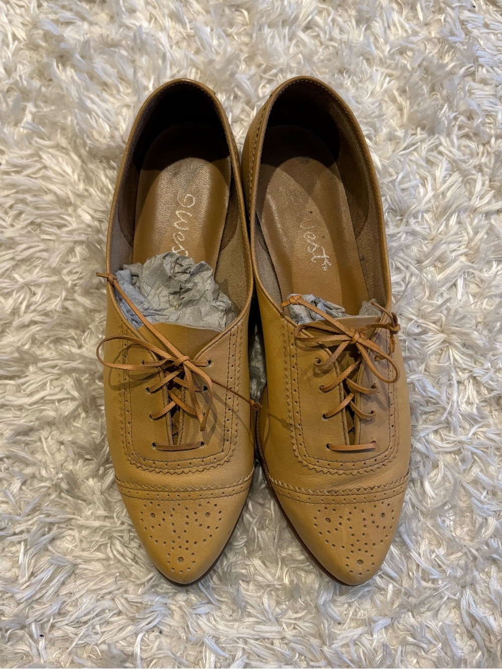 Women's Tan Leather Lace-Up Oxford Flats by